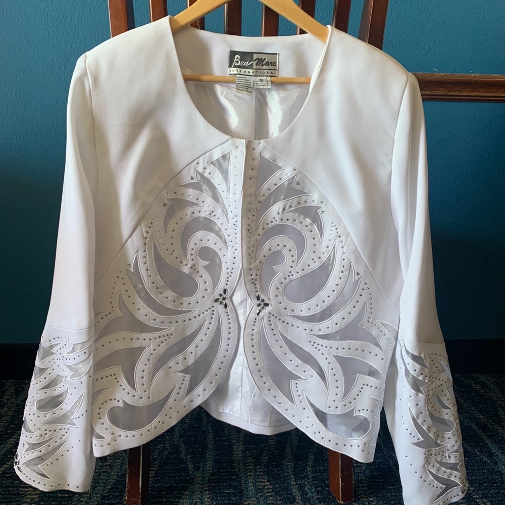 Ben Marc lnt decorated with stones and designs.